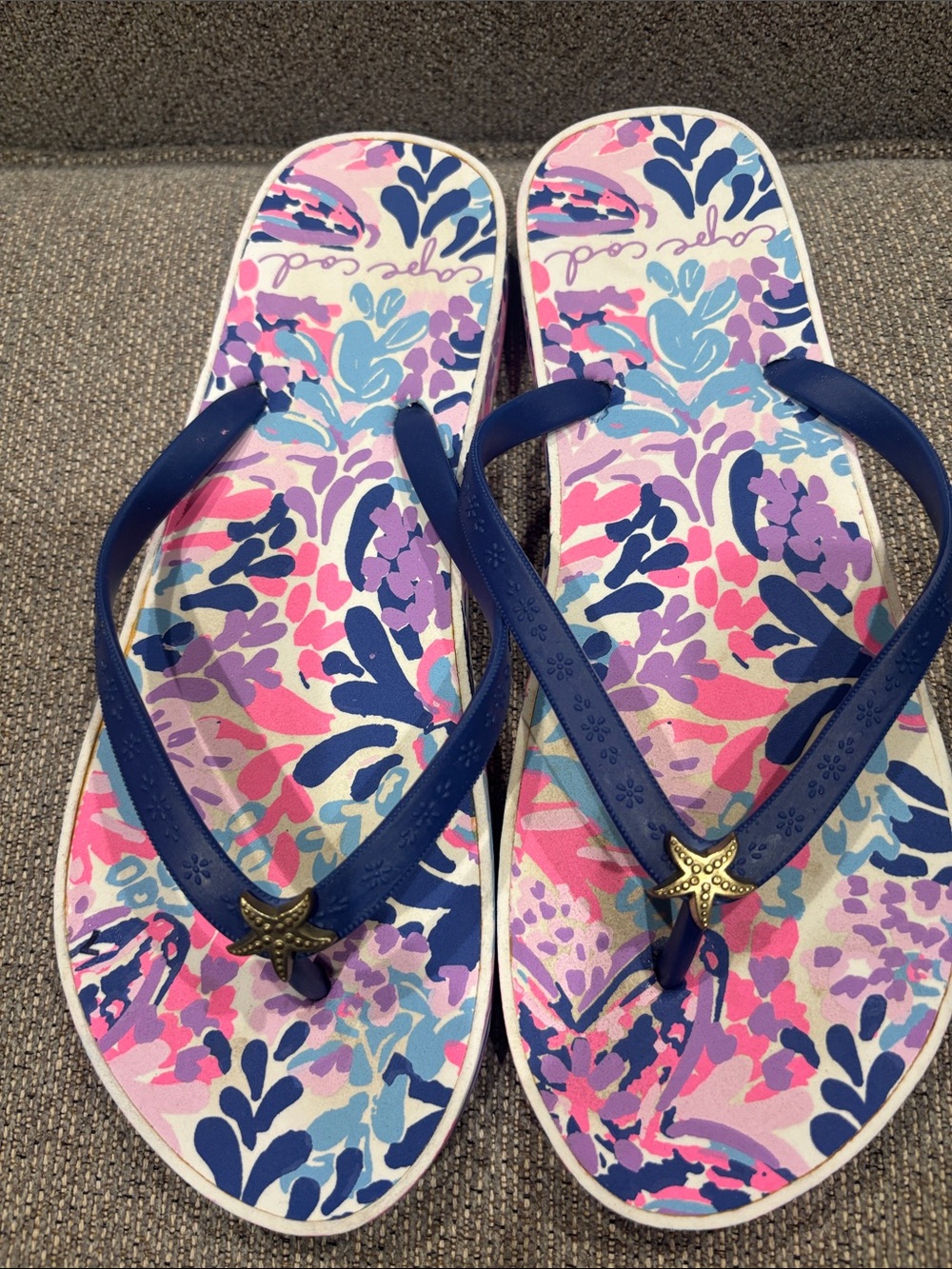 Floral Pattern Women's Flip Flop Sandals with Navy Straps
